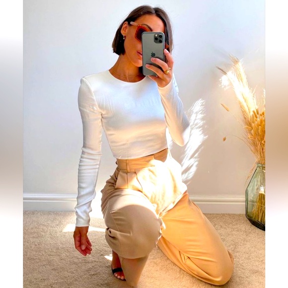 🛍️NEW ZARA SATIN EFFECT SHOULDER PAD TOP - Picture 3 of 4